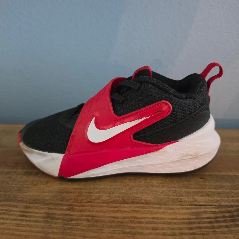 Nike Kids Team Hustle D 12 Basketball Shoes Black Red HF6280-001 12c